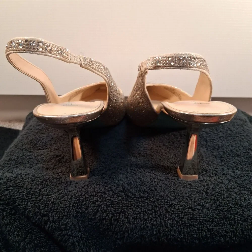 Betsey Johnson Clark Gold Rhinestone Curved Kitten Heels Size 8.5 Wide Glam - Picture 11 of 13
